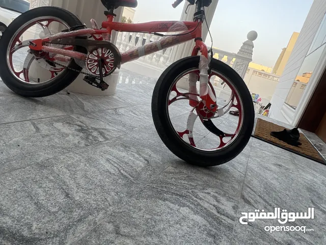 سلام عليكم للبيع سيكل BMX ملاحضه الموقع الرحبه يتحمل وزن 65 لا يكلمني إلا الصامل