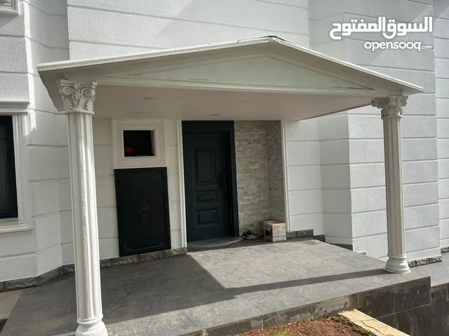 250m2 More than 6 bedrooms Villa for Sale in Mersin Mezitli