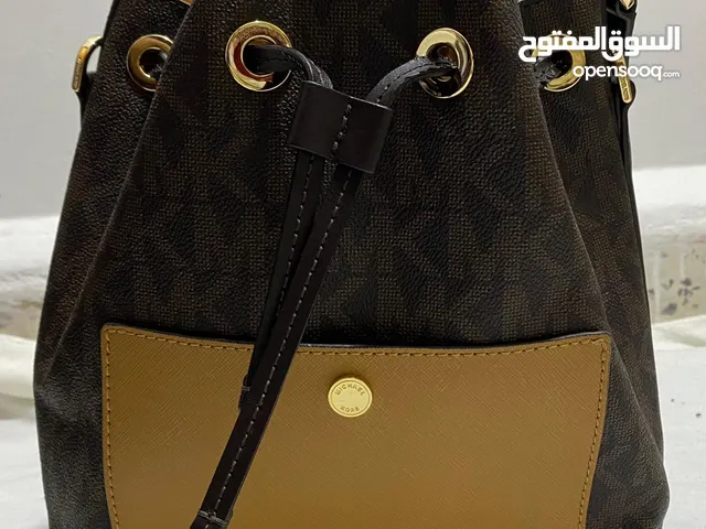 للبيع شنطة ماركة مايكل كورس جديدة