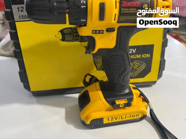 هذا جهاز مثقاب/مفك كهربائي لاسلكي (Cordless Drill) من علامة TmKOOL.