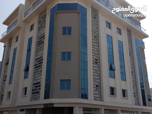 شقة للإيجار خلف بانوراما مول 275 ريال - غرفتين نوم وصالة