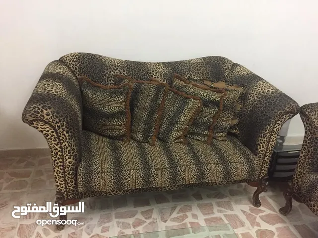 طقم كنب مستعمل بحالة جيدة