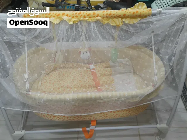 سرير اطفال معدن