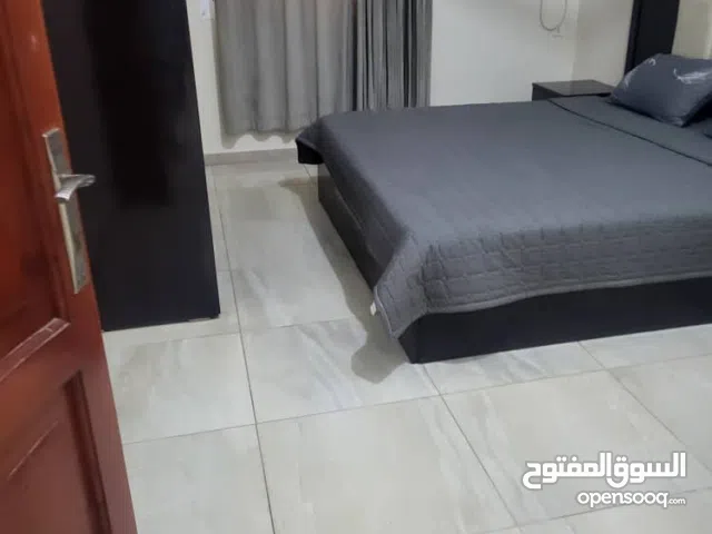 غرفتين ومجلس ومطبخ وحمامين على بطاريات وألواح شمسيه مصعد شغال 24ساعة ونت ستار لنك مجاني ب2100سعودي