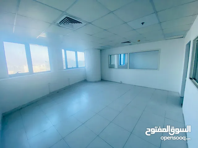 مكتب للايجار السنوي بابراج الفالكون