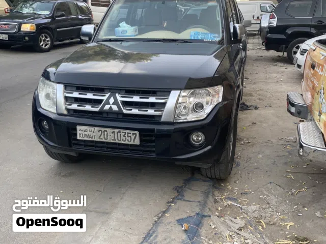 2012 ميتسوبيشي باجيرو Standard