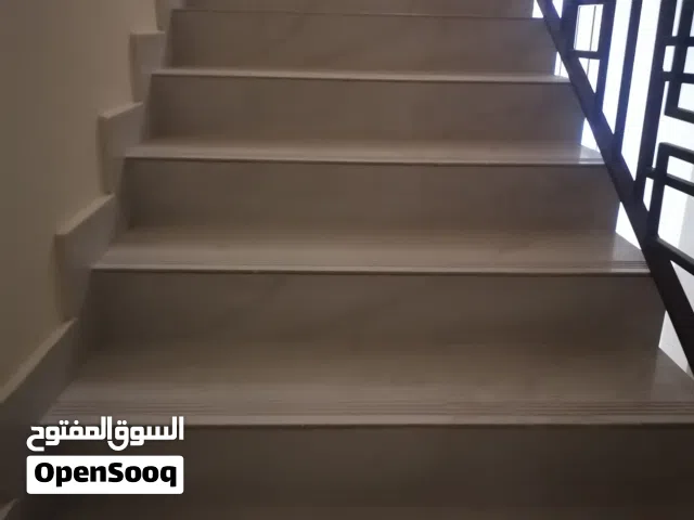 120 m2 3 Bedrooms Apartments for Rent in Al Sharqiya Sur