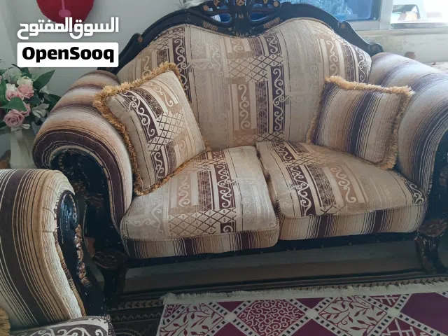 طقم كنب مستخدم للبيع