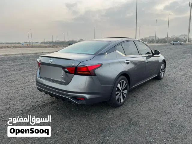 Used Nissan Altima in Farwaniya