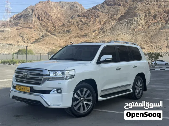 تيوتا لاندكروزر VX.S 2017