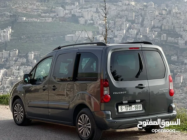 Peugeot Partner 2017 in Nablus