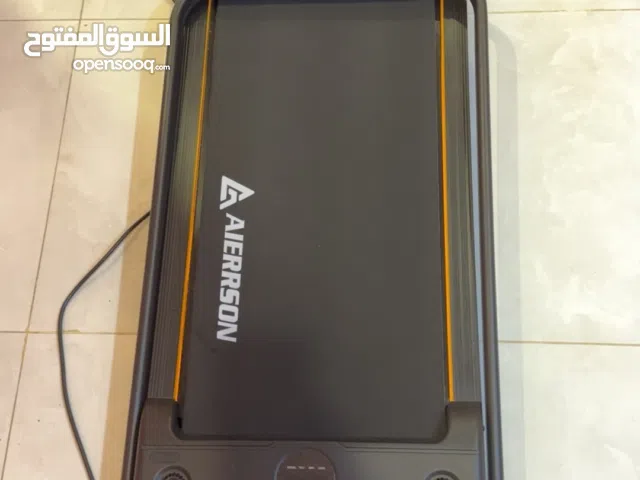 جهاز مشي وركض بحاله الوكاله لايشكو من شي