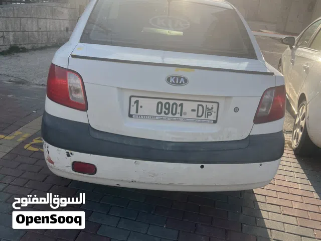 2010, كيا, ريو, Standard