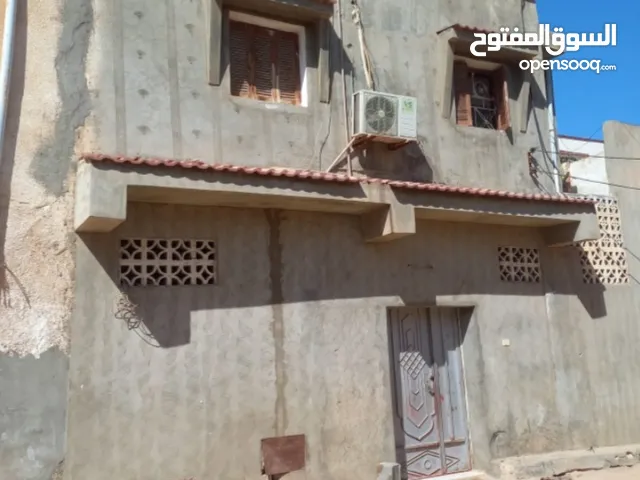 130 m2 More than 6 bedrooms Townhouse for Sale in Tripoli Al-Hani