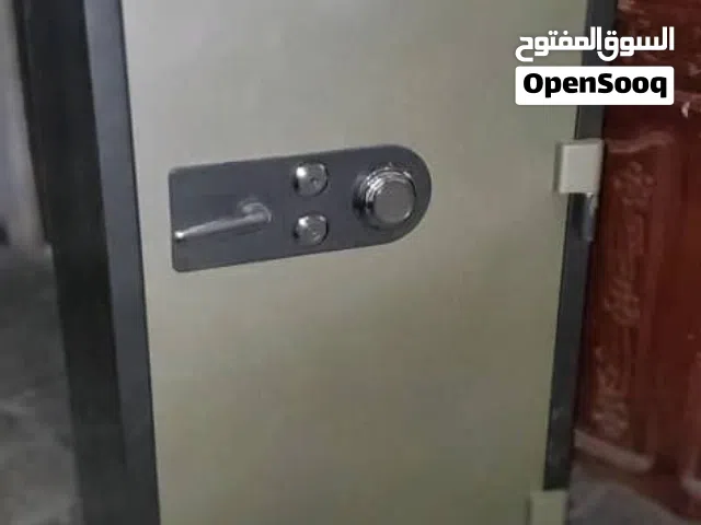 عرررطه خزنه نقود كبير مستخدم نضيفه جدا