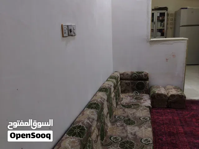 جلسات ارضيه مستعمله للبيع + 2 كبير + 2 وسط + 2 زاويه