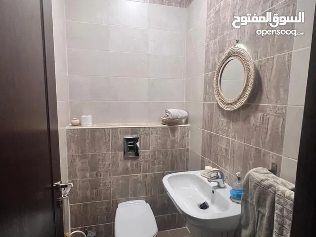 شقة للبيع في مرج الحمام