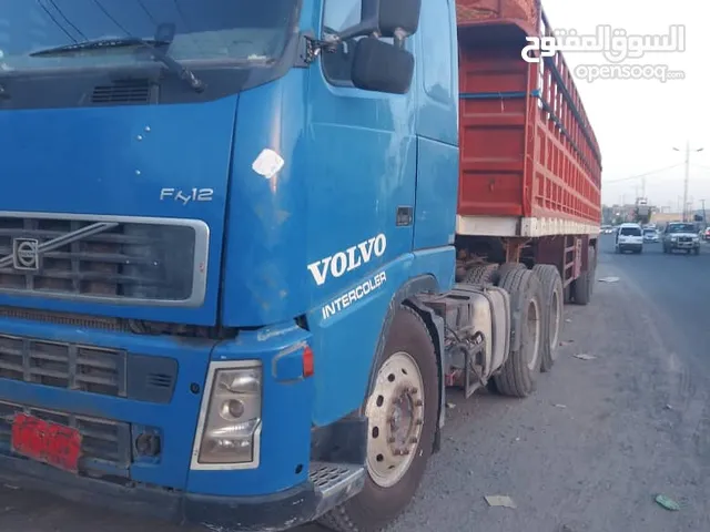 Tractor Unit Volvo 2004 in Sana'a