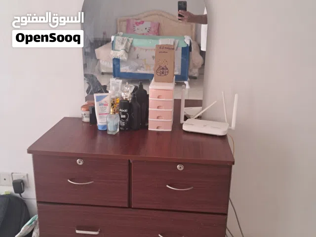 سرير زوجي و تسريحه و ادراج جانبية للسرير