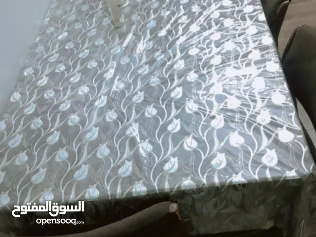 طاولة سفره مع كراسي عدد 7 بيجي خشب زان سكان الزرقاء وقابل للتفاوض