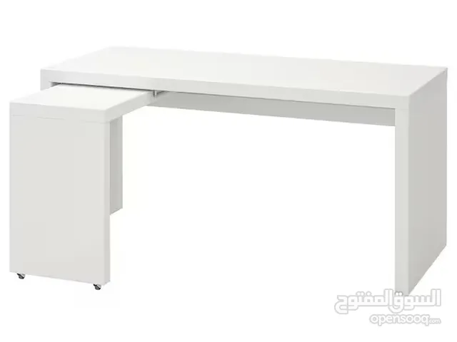 طاولة مكتب جديد