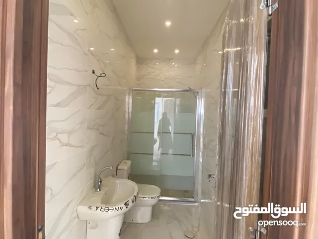 شقة ديلوكس حي عدن طابق اول 127 متر