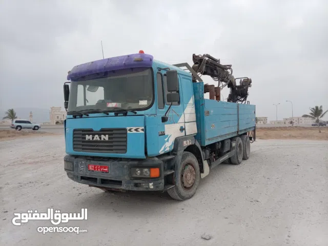 شاحنة صندوق مان موديل 2004 بحالة مستعملة للبيع