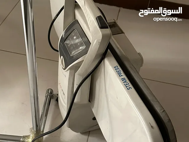 كاويه بخار رقميه كبيره الحجم عاليه الجوده كاويه بخار للملابس مستخدم نظيف جدا