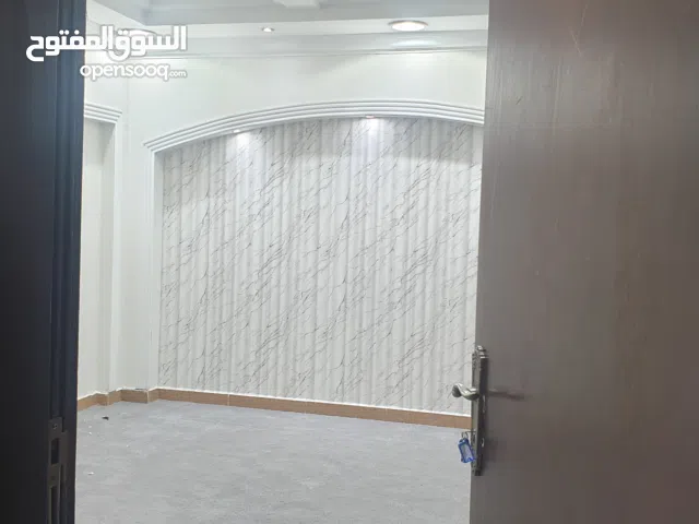 مكاتب تجارية للإيجار 3 غرف كبيرة في الغرافة