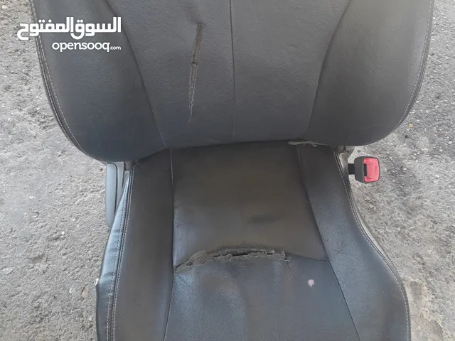 غرفة تويوتا بريوس 2013