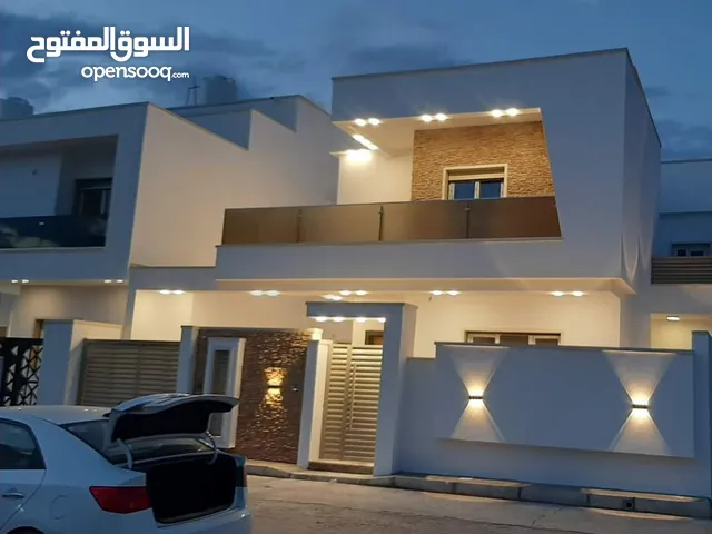 445 m2 5 Bedrooms Villa for Sale in Tripoli Al-Serraj