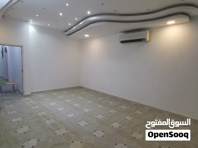 300 m2 More than 6 bedrooms Apartments for Rent in Muscat Al Maabilah