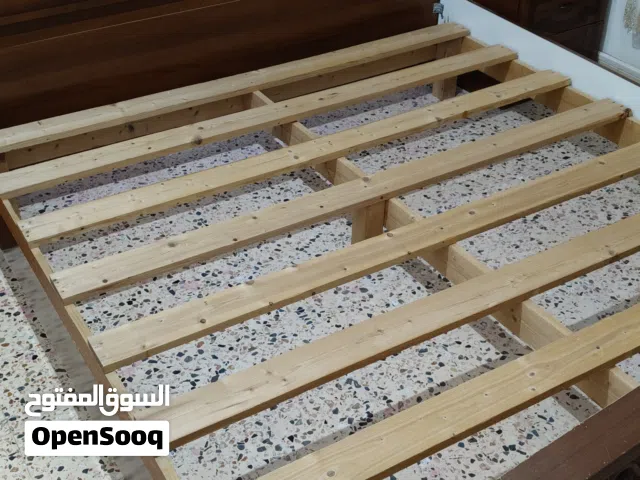 دار نوم ايطالية مستعملة ناقصة دولاب