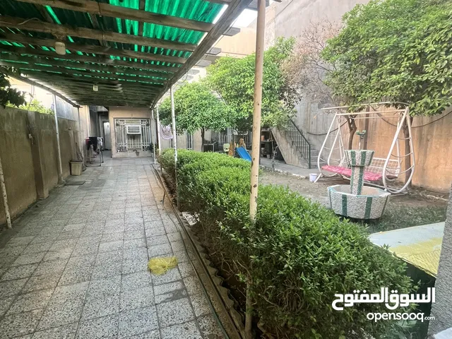 بيت قديم في حي تونس  افاق عربيه مساحه 415 واجها 12 نزال 34.5 تقريباً