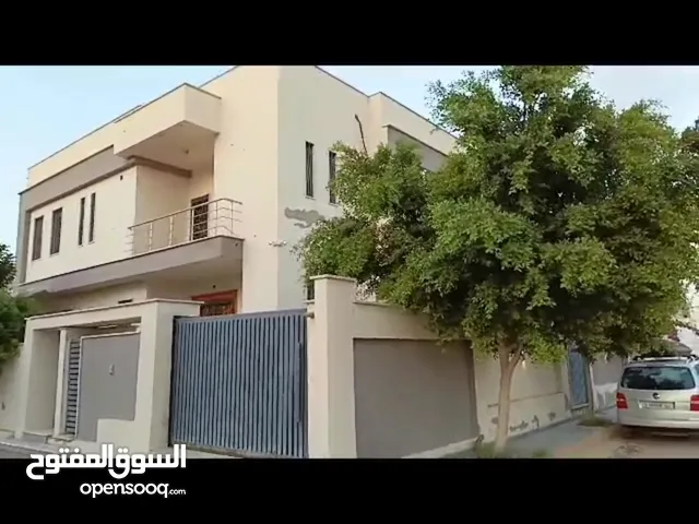 منزل متكامل عصري دورين و ملحق و بدرووم