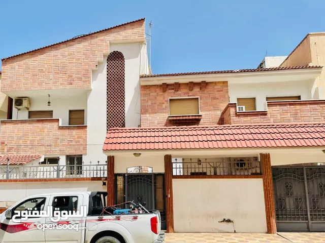 440 m2 4 Bedrooms Townhouse for Sale in Tripoli Edraibi