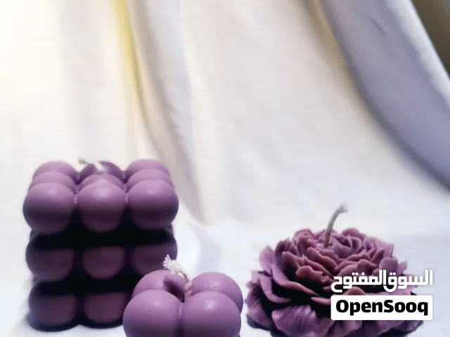 بكج كامل من الشمع متكون من شمعة ببلز حجم كبير، شمعة ببلز حجم صغير وشمعة وردة الجوري واللون حسب الطلب