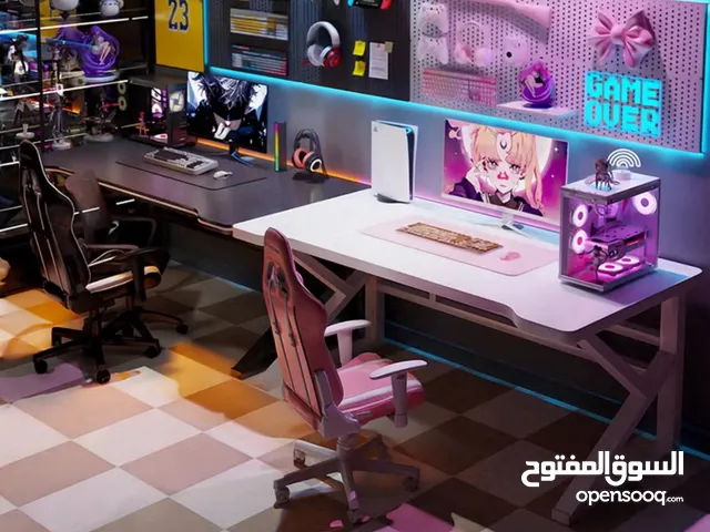 طاولة العاب ( قيمينق ) بزوايا منحنية وحامل أرضي للكمبيوتر
