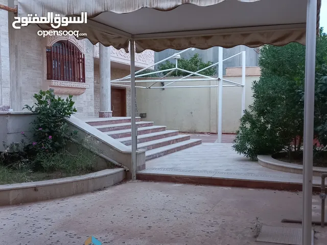 400 m2 More than 6 bedrooms Villa for Rent in Tripoli Al-Shok Rd