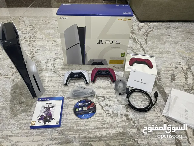 بلايستيشن 5 سليم   واحد تيره ولا مره   لعبت فيها و موجود فيها ضمان  و فيها اعلى مساحه ps5 1 Tera