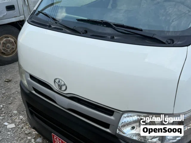للبيع باص تويوتا هايس  نظيف موديل 2012 بسعر ممتاز لايفوووتك العرض