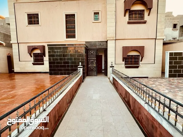 300 m2 More than 6 bedrooms Villa for Rent in Tripoli Khallet Alforjan