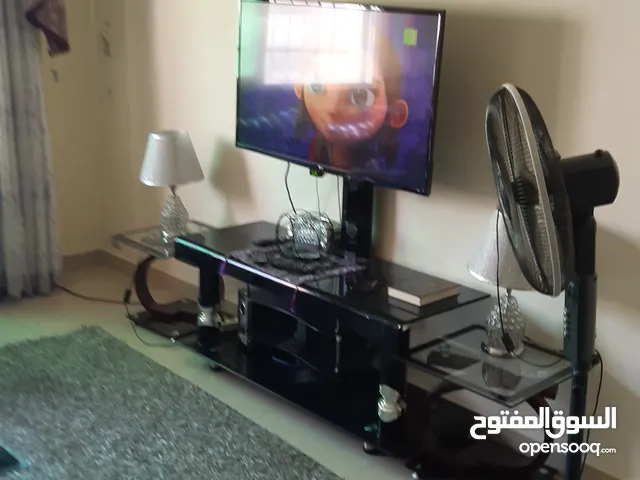 شقه مفروشه للايجار  غرفة نوم ماستر+غرفة نوم  شبابية+غرفة عربية+غرفة ضيوف+صالون+برنده ويوجد مصعد