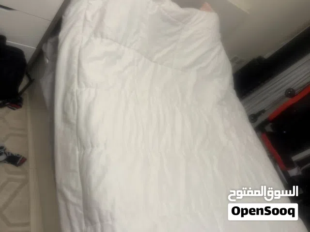 تخت ستور من ايكيا وخزانة ست ابواب
