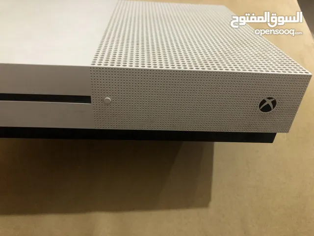 Xbox one s مع كنترولر xbox series x