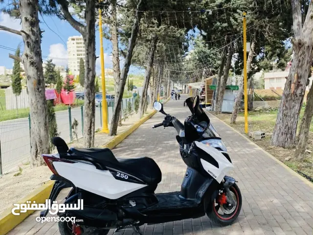 دراجة نوع كامكو 2019