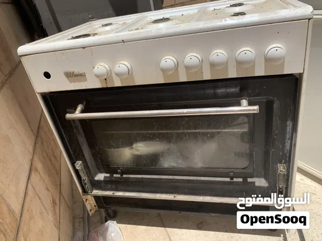 فرن خمس شعلات شغال وبحالة ممتازة كل اغراضه معاه يشتغل من فوق ومو تحت