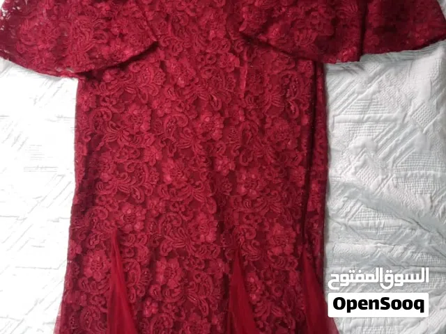 فساتين شبه جديد