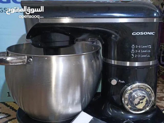 عجانة كيك اس تعمال مرة واحدة مع كامل ملحقاتها نظيفه
