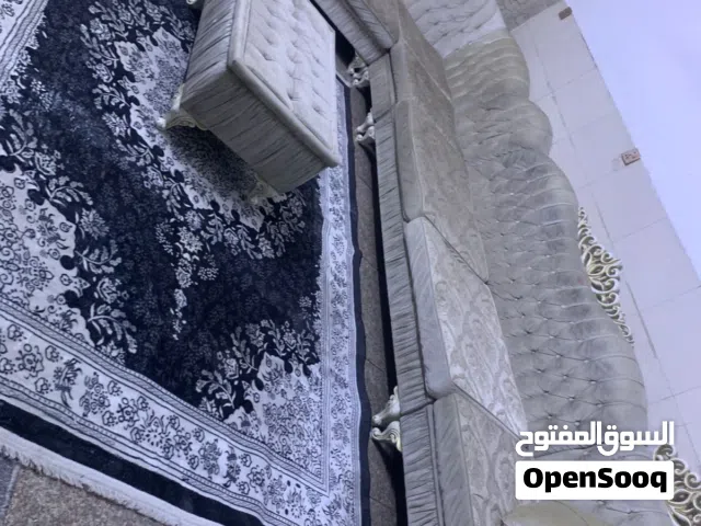 مرحبا تخم ديوان ملكي لون اوف وايت مابي ضرر خشب ثقيل فقط يرادله غسل وياه ميز بلازما اوف وايت وطبله